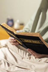 Coran Kaaba Arabe – Couverture Velours Noir Brodée Or – Mushaf Uthmani – Hafs – 14 × 20 cm